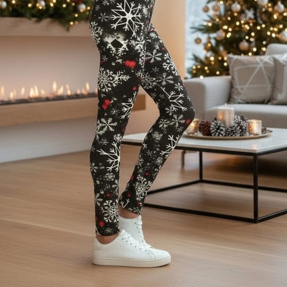 Small NEW Girls Christmas Snowflake Leggings Luxury Soft Yoga Pants - Picture 1 of 9